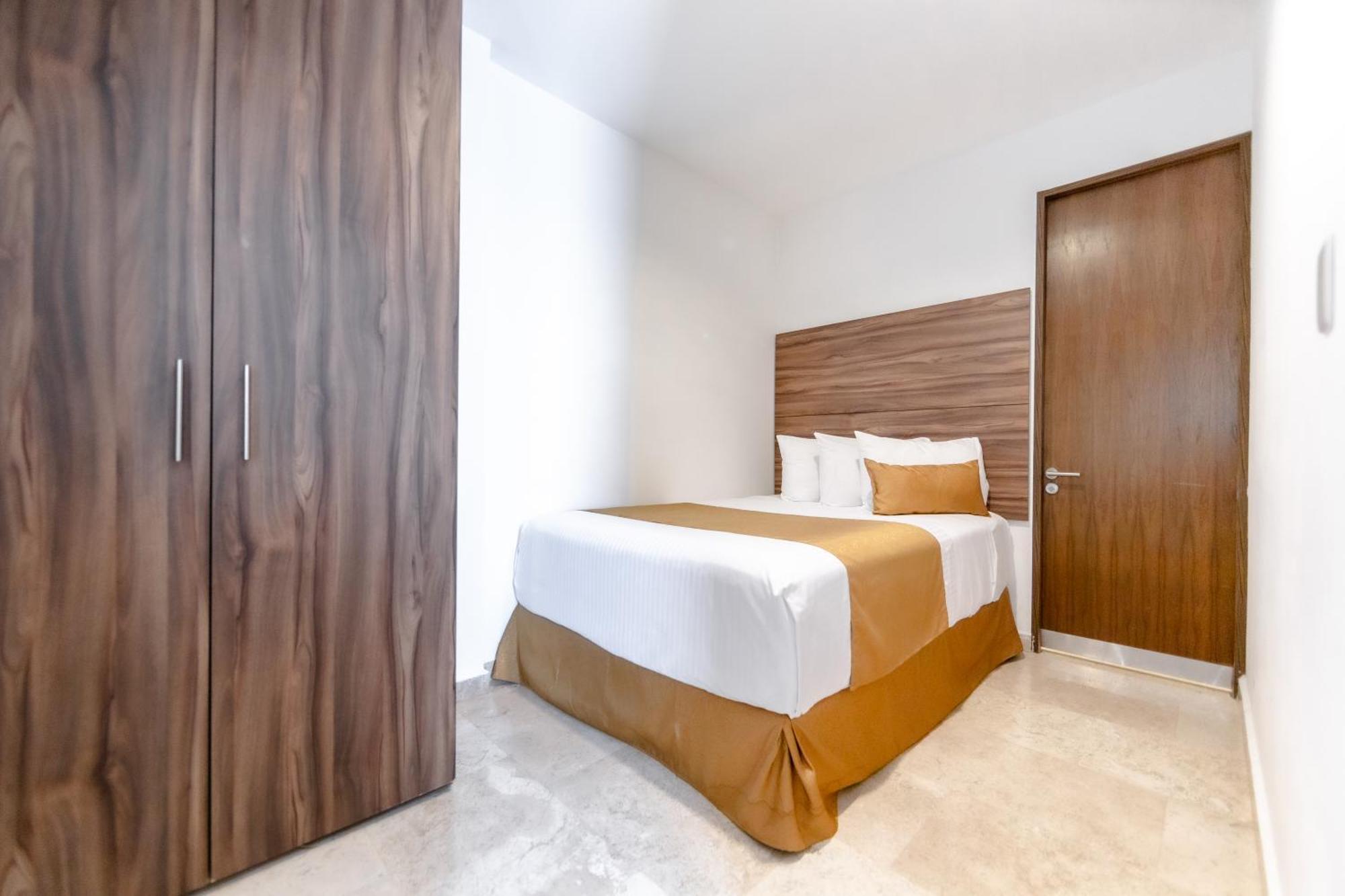 Hotel Cayala Inn Queretaro Bagian luar foto