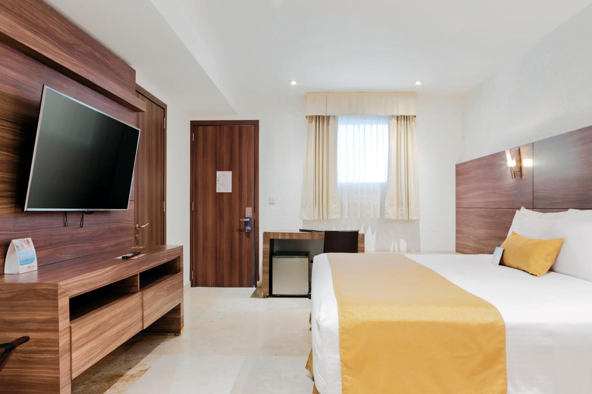 Hotel Cayala Inn Queretaro Bagian luar foto